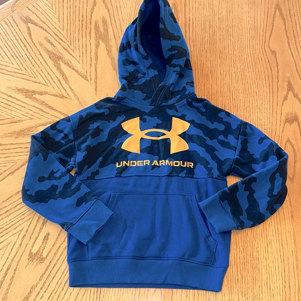 Under Armour boys pullover hoodie